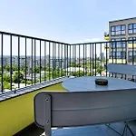 Apartment Azure View 2br Luxury - Free Parking